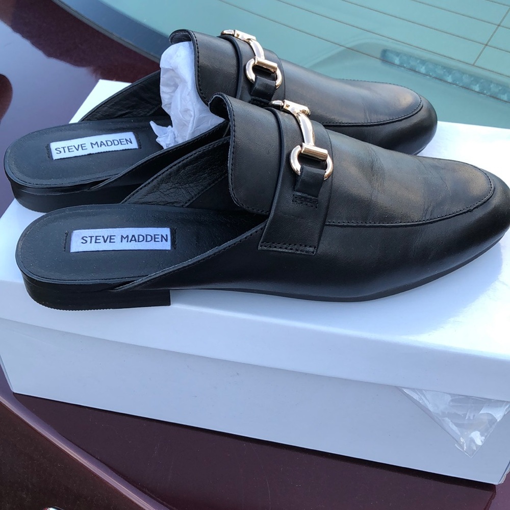 “Kandi” Steve Madden flats.